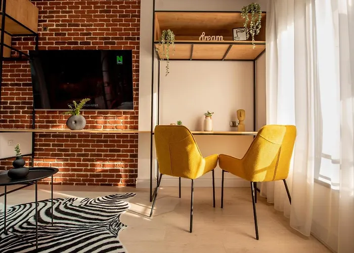 The White Queen - Amazing With Dambovita View * Bukurešť