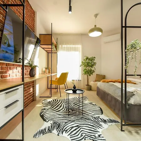 Apartamento The White Queen - Amazing With Dambovita View