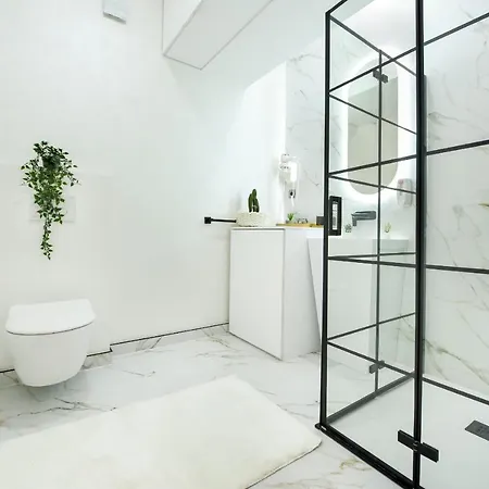 The White Queen - Amazing With Dambovita View