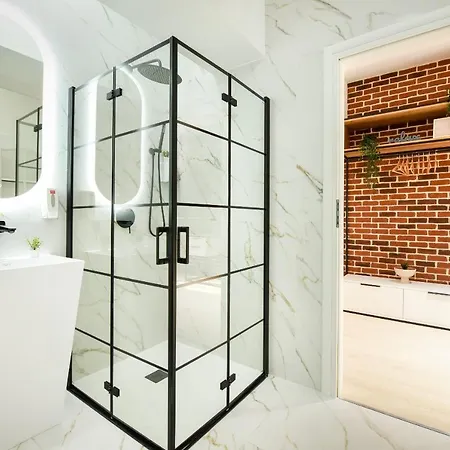 The White Queen - Amazing With Dambovita View *