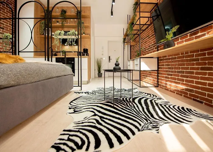 The White Queen - Amazing With Dambovita View Apartamento
