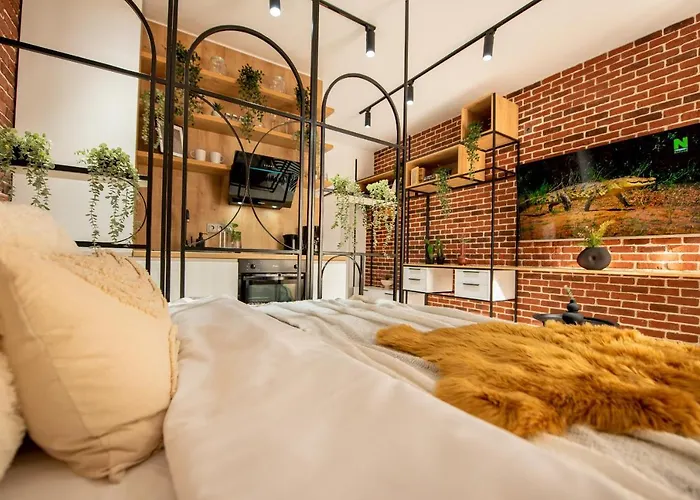 The White Queen - Amazing With Dambovita View Apartamento